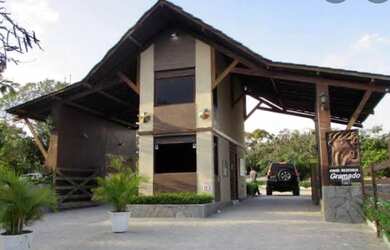 Imagem: O terreno possui 1.300m² de Área e está localizado em Gravatá