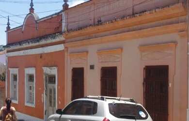 Imagem: Casa para venda com 143 metros quadrados com 5 quartos em Carmo