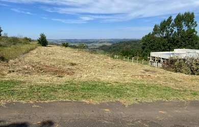Imagem: A chácara possui 2.500m² de Área e está localizado em Centro