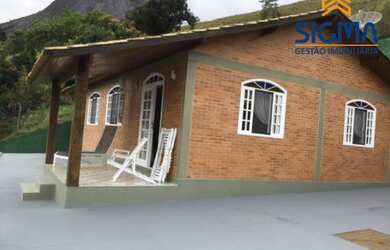 Imagem: A casa à venda possui 3 Dormitórios, 2 Banheiros, 2 Vagas