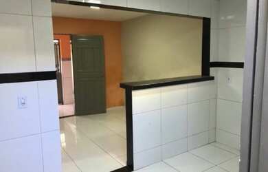 Imagem: A casa possui 2 Dormitórios, 1 Banheiro e está localizado