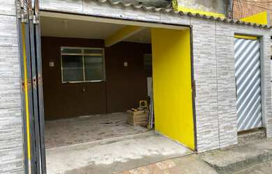 Imagem: A casa possui 2 Dormitórios, 1 Banheiro, 1 Vaga na garagem