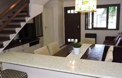 Imagem: A casa possui 3 Dormitórios, 3 Banheiros, 3 Vagas na garagem