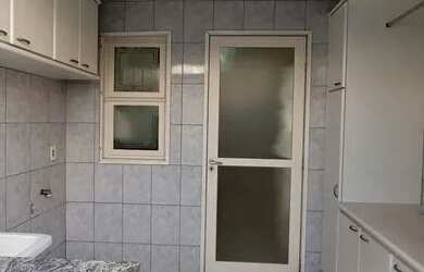 Imagem 8: Casa de condomínio térrea para aluguel possui 250 metros quadrados com...