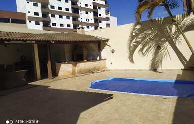 Imagem: A casa em condomínio possui 3 Dormitórios, 2 Banheiros, 2