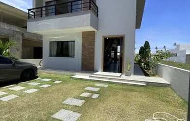 Imagem: A casa possui 4 Dormitórios, 4 Banheiros, 4 Vagas na garagem