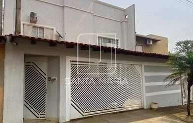 Imagem: A casa possui 3 Dormitórios, 3 Banheiros, 2 Vagas na garagem