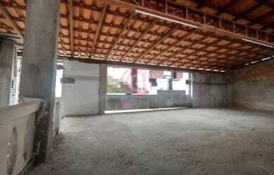 Imagem: A casa possui 2 Dormitórios, 1 Banheiro, 3 Vagas na garagem