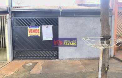 Imagem: A casa possui 3 Dormitórios, 1 Banheiro, 1 Vaga na garagem