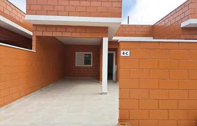 Imagem: A casa para alugar possui 2 Dormitórios, 1 Banheiro, 2 Vagas