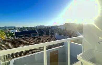 Imagem: A casa possui 3 Dormitórios, 3 Banheiros, 2 Vagas na garagem