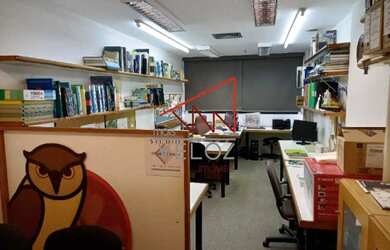 Imagem: O depósito possui 1 Vaga na garagem, m² de Área e está