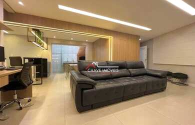 Imagem: A casa possui 3 Dormitórios, 2 Banheiros, 3 Vagas na garagem