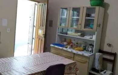 Imagem: A casa possui 2 Dormitórios, 1 Banheiro, 1 Vaga na garagem