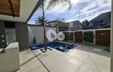 Imagem 16: Casa de condomínio para venda tem 270 metros quadrados com 4 quartos