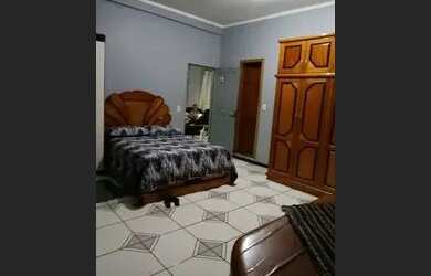 Imagem: A casa para alugar possui 3 Dormitórios, 3 Banheiros, 1 Vaga