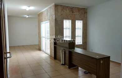 Imagem: O depósito possui 4 Vagas na garagem, 280m² de Área e está