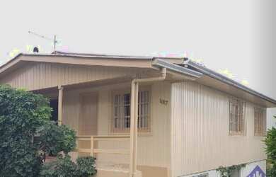 Imagem: A casa possui 3 Dormitórios, 1 Banheiro, 80m² de Área e