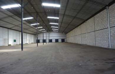 Imagem 2: Galpão Depósito Armazém para aluguel possui 4080 metros quadrados