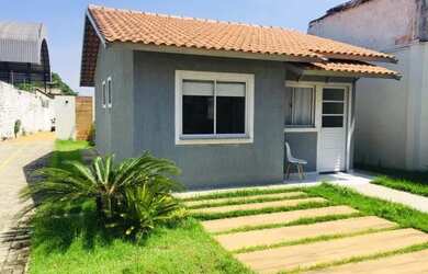 Imagem: A casa possui 2 Dormitórios, 1 Banheiro, 2 Vagas na garagem