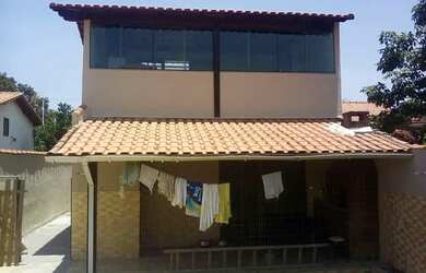 Imagem: A casa à venda possui 3 Dormitórios, 4 Banheiros, 2 Vagas