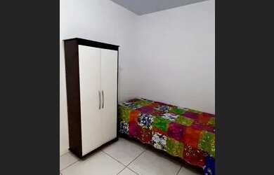 Imagem: O quarto possui Imóvel mobiliado e está localizado em Estuário