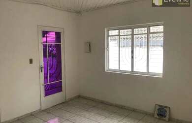 Imagem: A casa possui 2 Dormitórios, 2 Banheiros, 2 Vagas na garagem