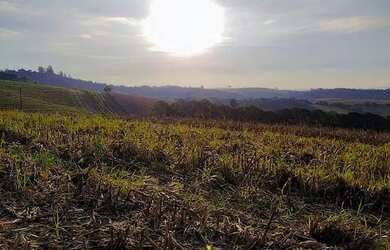 Imagem: O terreno possui 500m² de Área e está localizado em Estância