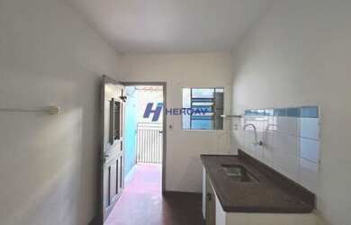 Imagem: A casa possui 1 Dormitório, 1 Banheiro, 30m² de Área e está