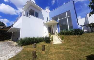 Imagem 4: Casa com Arquitetura Moderna toda Envidraçada em local alto com linda vista!