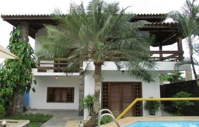 Imagem: A casa possui 3 Dormitórios, 3 Banheiros, 1 Vaga na garagem