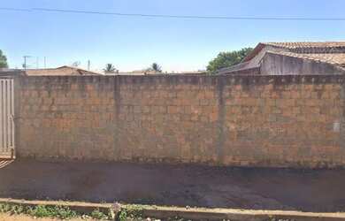 Imagem: O terreno possui 300m² de Área e está localizado em Segismundo