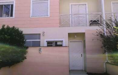 Imagem: A casa em condomínio possui 3 Dormitórios, 3 Banheiros, 2