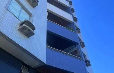 Imagem: O apartamento possui 3 Dormitórios, 3 Banheiros, 2 Vagas na