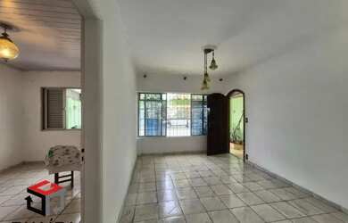 Imagem: A casa possui 2 Dormitórios, 2 Banheiros, 2 Vagas na garagem