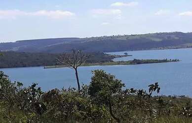 Imagem: O terreno possui 1.000m² de Área e está localizado em Parque