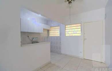 Imagem: O apartamento possui 1 Dormitório, 1 Banheiro, 1 Vaga na garagem