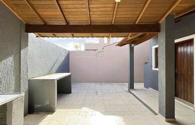 Imagem 14: Casa em Hípica. Churrasqueira, Varanda, Lareirae2 Vagas na garagem