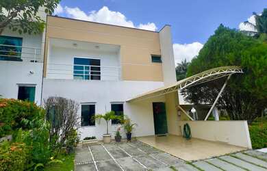 Imagem: A casa em condomínio possui 4 Dormitórios, 4 Banheiros, 2