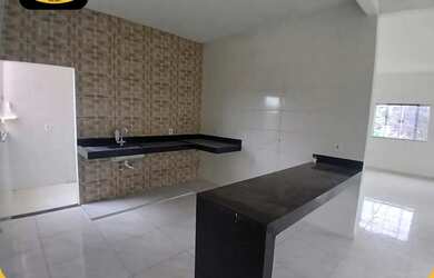 Imagem: O apartamento possui 3 Dormitórios, 1 Banheiro, 2 Vagas na