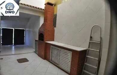 Imagem: A casa possui 4 Dormitórios, 4 Banheiros, 3 Vagas na garagem