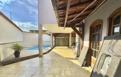 Imagem: A casa possui 3 Dormitórios e está localizado em Nova Parnamirim