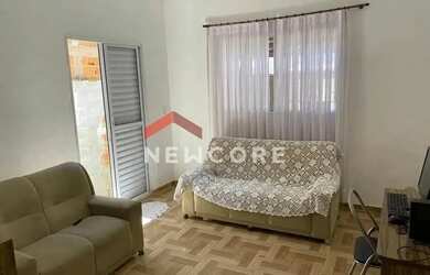 Imagem: A casa possui 3 Dormitórios, 3 Banheiros, 2 Vagas na garagem