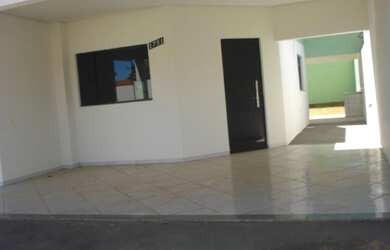 Imagem: Casa com Quintal Grande, 3 Quartos, Imediações do Shopping