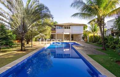 Imagem: A casa possui 3 Dormitórios, 4 Banheiros, 547m² de Área e