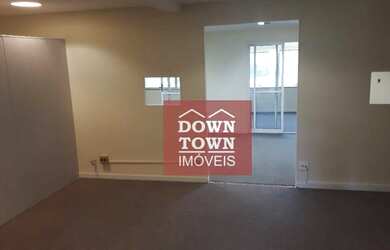 Imagem: O depósito possui 2 Vagas na garagem, 115m² de Área e está