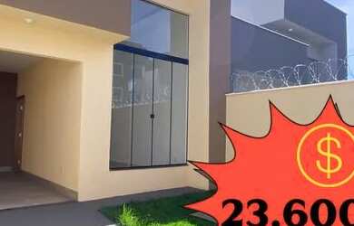 Imagem: A casa possui 3 Dormitórios, 2 Banheiros, 3 Vagas na garagem