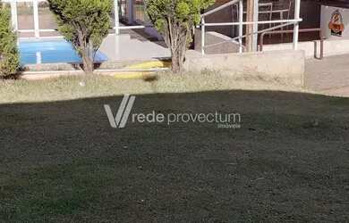 Imagem: A casa possui 1 Dormitório, 2 Banheiros, 5 Vagas na garagem