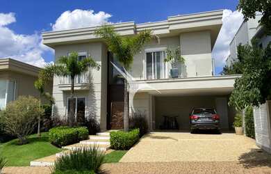 Imagem 1: SANTANA DE PARNAIBA - Casa Padrão - Alphaville