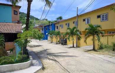 Imagem: A casa possui 2 Dormitórios, 2 Banheiros, 1 Vaga na garagem